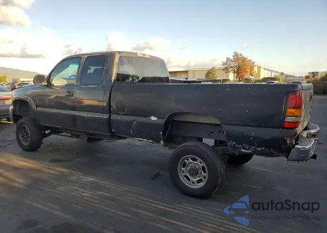 2001 Chevrolet Silverado K2500 Heavy Duty z USA, uszkodzony, nr VIN 1GCHK29G61E290693